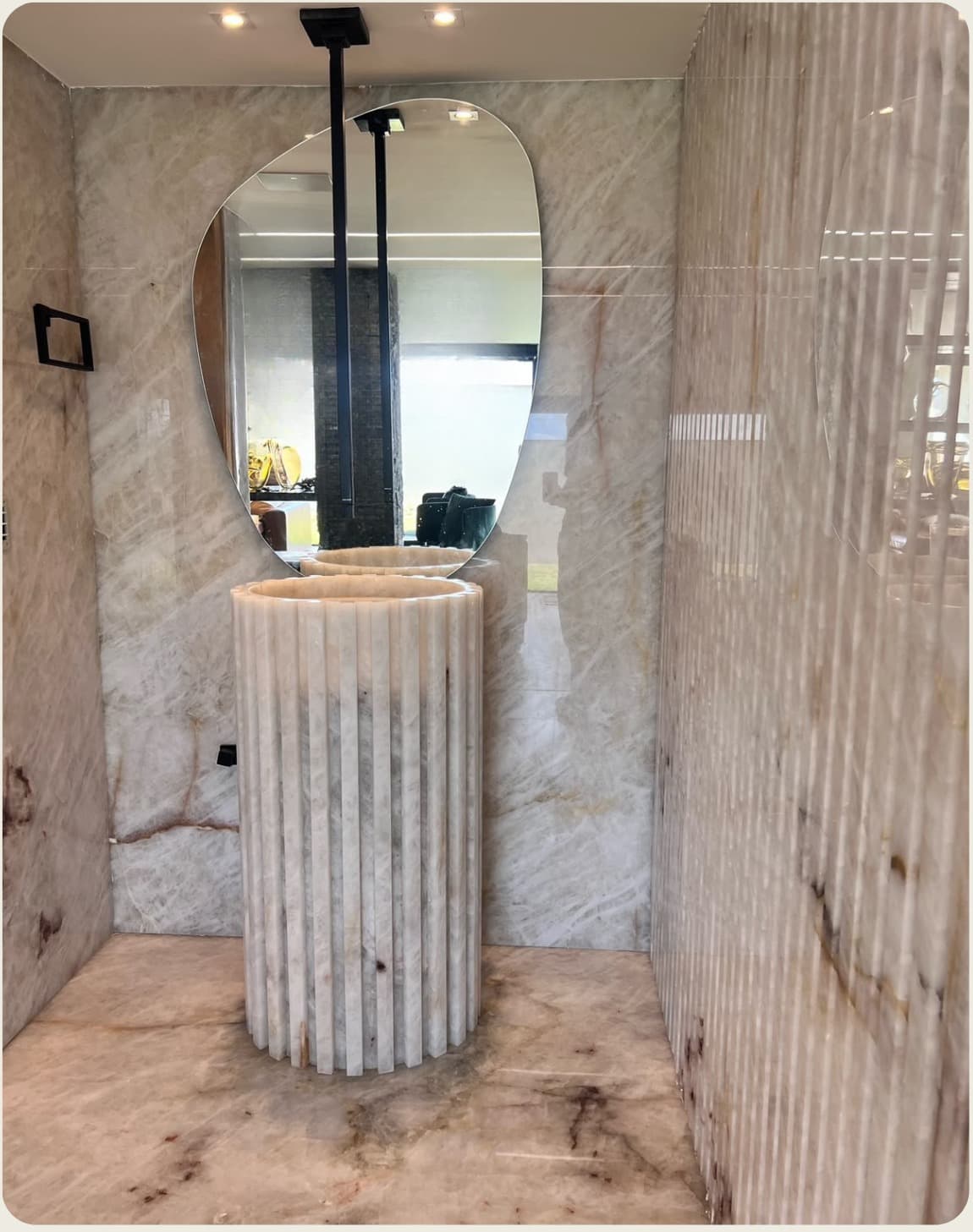 Lavabo em Cristallo com cuba escultural